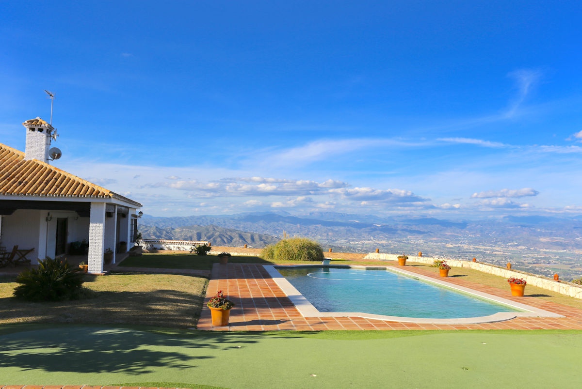 Chalet independiente en alquiler en Alhaurin de la Torre